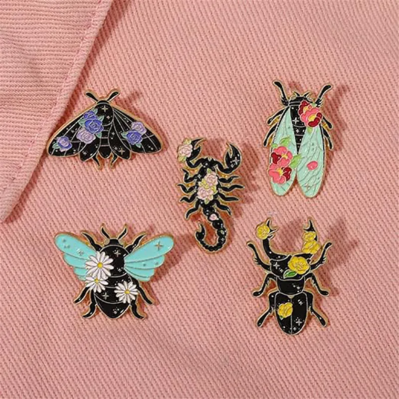Épingles en émail doux papillon en or en vrac en métal Épinglettes en émail personnalisées d'animaux drôles Épingles en émail insecte papillon avec logo