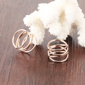 Anillo de Acero Inoxidable Elegante y Moderno para Mujer - Product Image 3