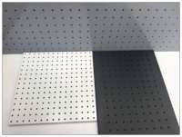 Papan Pegboard Logam yang Dipasang di Dinding untuk Penyimpanan Helm, Pengorganisasian Perlengkapan Motor, dan Sistem Penyimpanan Peralatan Pengendara