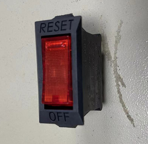 Protector de Circuito Eléctrico HB ST-001 10A 250VAC 15A para Electrodomésticos, Interruptor de Reinicio con Indicadores Iluminados Rojo y Azul - Product Image 5