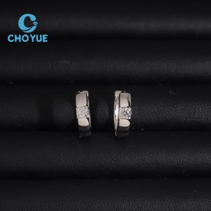 Boucles d'oreilles créoles classiques et simples en argent sterling 925 avec moissanite VVS, bijoux fins de haute qualité en gros - Product Image 1