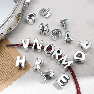 Cuentas de letras acrílicas plateadas, cuentas deslizantes de alfabeto con agujero grande para correas de bolsos <span class=keywords><strong>y</strong></span> pulseras - Product Image 3