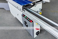 Scie à panneaux horizontale TechPro avec table coulissante, structure robuste, moteur 380V pour panneaux de meubles modulaires