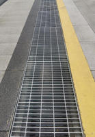 Marchepied d'escalier en grille d'acier soudée, grille en acier galvanisé à chaud - grille en acier GI
