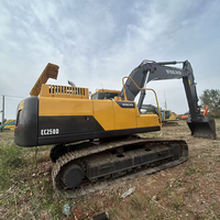 Excavatrice sur chenilles hydraulique d'occasion VOLVO EC250D de 24 tonnes, robuste, avec accessoires gratuits pour la construction