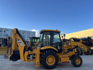 รถตักล้อยาง JCB 3CX คุณภาพสูงรุ่นใหม่ พร้อมแขนตักแบบยืดหดได้ แรงขุดทรงพลัง เหมาะสำหรับงานก่อสร้างในตลาดต่างประเทศ - Product Image 1