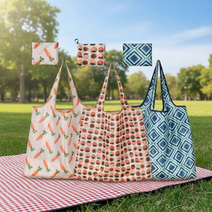 Sac fourre-tout pliable <span class=keywords><strong>en</strong></span> polyester écologique de taille moyenne, réutilisable, avec bandoulière, logo personnalisé et motif lettres, idéal pour les cadeaux - Product Image 3