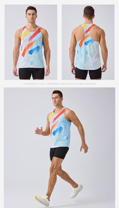 Camiseta Deportiva Ligera de Secado Rápido para Hombre, Estilo Racerback con Aberturas Laterales, Ropa Deportiva Profesional con Diseño y Logotipo Personalizados - Product Image 2