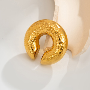 Clips de <span class=keywords><strong>Oreja</strong></span> en Forma de C de Acero Inoxidable HWASAN, Sin Perforaciones, Diseño de Hebilla con Superficie Fotosensible y Patrón de Tapizado - Product Image 2
