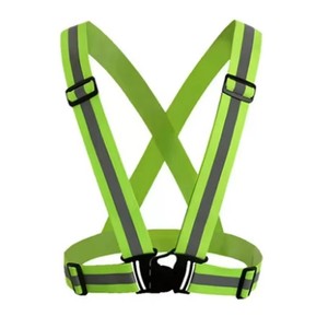 Chaleco de Seguridad Ligero AmpsafeX Verde Fluorescente ANSI Clase 2, Impermeable, Cinta Reflectante de 5cm, LED Intermitente, Elástico Ajustable - Product Image 2
