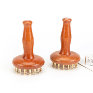 Cepillo para meridianos de latón macizo de 29 dientes, artesanía, mango de madera, cepillo de masaje, herramienta de masaje corporal multiusos - Product Image 2