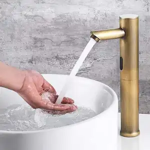 Grifo mezclador de agua para baño, electrónico, de cobre, de pared, Sensor táctil Industrial, grifo de cocina con sensor, barato