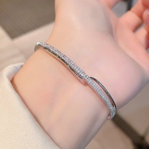 Pulsera ovalada de oro K para mujer, chapada en oro de 18 quilates, diseño de cielo estrellado con circonitas, joyería para fiestas - Product Image 2