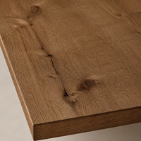 Table à manger rectangulaire en chêne massif rustique d'inspiration architecturale avec base trapézoïdale géométrique pour les propriétés et les intérieurs commerciaux