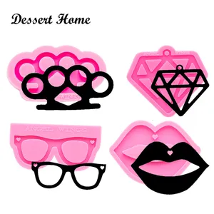 DY0268 DIY Shiny Brass Knuckles Shape Keychain Mold DIY Silicone lip Mould for Jewelry Craft Molds Glasses Charms, Diamond Cake