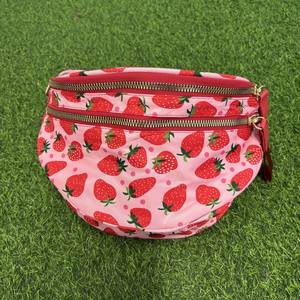 Mode à <span class=keywords><strong>la</strong></span> mode <span class=keywords><strong>fraise</strong></span> motifs taille ceinture sac nouveauté Nylon Fanny Pack poitrine sac pour femmes bandoulière - Product Image 3