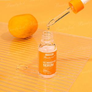 Kit de Viaje Blanqueador con Vitamina C Anti-Manchas, Limpiador, Tónico, Suero y Crema Iluminadores con Vitamina C, Set de Viaje para el Cuidado de la Piel de Alta Calidad, 4 Piezas - Product Image 3