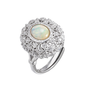 Bague en argent massif 925 de style vintage avec pierre d'opale - Product Image 1