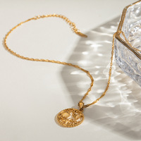 Collier Pendentif Étanche en Acier Inoxydable Plaqué Or 18K avec Coquillages, Étoiles de Mer et Hippocampes – Collection Été 2025