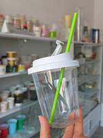 Gobelet en plastique jetable transparent en PET avec couvercles, logo imprimé personnalisé, pour boissons froides, emballage à emporter