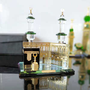 Modello di Mecca e Kaaba in Cristallo Placcato Oro di Lusso - Product Image 3