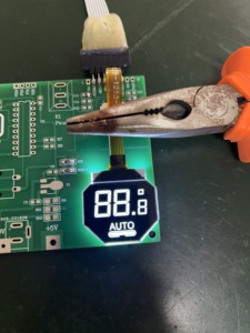 Display LCD a Segmenti Trasparenti VA a 3 Cifre, Negativo, 3.3V, Temperatura Ultra Larga, Pannello Nudo Personalizzabile - Product Image 3