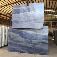 Dalles de marbre bleu brésilien naturel royal pour comptoir d'îlot de cuisine Carreaux de sol en placage de panneau mural intérieur Escalier de villa
