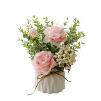 PX1568 कृत्रिम फूल छोटे सिरेमिक गुलदस्ते रेशम गुलाब नकली पौधों के साथ नीलगिरी पत्ते जामुन फूलों की व्यवस्था सजावट