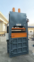 Presse à balles verticale hydraulique 60 tonnes pour le recyclage des déchets de papier, du carton, des bouteilles en plastique, des canettes en aluminium