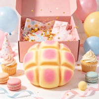 Jouets Squishy Géants en Forme de Boule d'Ananas Rose Doux, Jouets à Remontée Lente avec un Parfum Léger de Pain, les Enfants Adorent Ces Jouets en Forme de Pain pour Fêtes