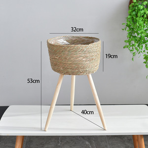 Pots à fleurs en rotin tressé style nordique avec pieds en bois pour la décoration intérieure - Product Image 2