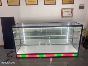 Vetrina in Vetro Temperato KEWAY con Luci LED Personalizzate per Centri Commerciali - Product Image 3