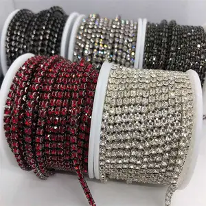 Commercio all'ingrosso di fabbrica SS4/6/8/10/12/16 catene di strass di cristallo multicolore catene a tazza strass in rotolo per accessori di abbigliamento