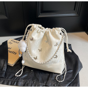 Sacs fourre-tout de luxe pour femmes, neufs et tendance, sacs à main durables en PU pour jeunes femmes, fermeture à fermoir, doublure en DACRON, décorés - Product Image 2