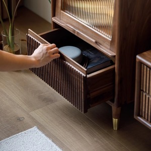 Meuble d'appoint en bois de noyer noir d'Amérique du Nord avec 3 compartiments de rangement pour salon - Product Image 2