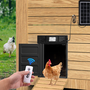 Puerta Automática para Gallinero con Apertura y Cierre Automático, Carga por Panel Solar y Control Remoto - Product Image 1