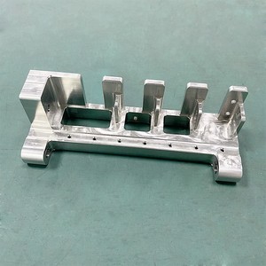 ชิ้นส่วนบล็อกอะลูมิเนียมอัลลอยด์ 6061/7075 ผลิตด้วยเครื่อง CNC ตามแบบที่กำหนด ความแม่นยำสูงด้วยการกัดซีเอ็นซี  ความคลาดเคลื่อน 0.01 มม. สำหรับอุปกรณ์อัตโนมัติ - Product Image 6