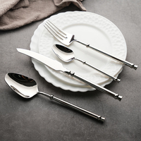Vente en gros d'ensembles de couverts en acier inoxydable 304 couteau à steak fourchette cuillère à dessert fourchette cuillère à beurre support de couteau de mariage