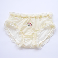 String sexy et respirant en spandex pour femmes, lingerie en soie rouge transparente, dentelle, sous-vêtements tricotés mignons, décoration brodée