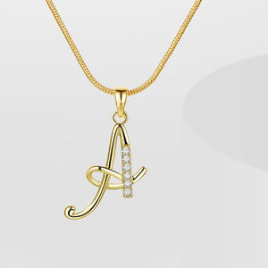 Collana da donna KISSWIFE CZ con ciondolo a lettere iniziali miste (26 lettere dell'alfabeto) in rame placcato oro su catena a serpente - Product Image 2