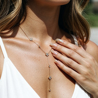 Collier Lariat Trèfle en Acier Inoxydable Plaqué Or 18K avec Pavé de Zirconiums Cubiques et Chaîne de Main pour Femme – Vente en Gros OEM