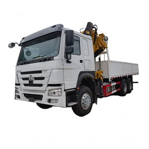 Camión <span class=keywords><strong>de</strong></span> Carga Sinotruk 6x4 <span class=keywords><strong>de</strong></span> Alta Capacidad con Grúa Montada <span class=keywords><strong>en</strong></span> la Plataforma para Transferencia <span class=keywords><strong>de</strong></span> Mercancías - Product Image 1