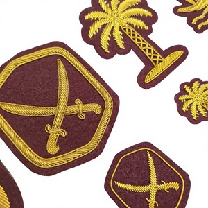 Patchs / Badges de luxe indiens en soie, brodés sur mesure en 3D, sans nickel, avec fil doré, motifs Bouillon, Épée, Palmier, Voilier, à coudre - Product Image 5