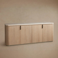 Buffet en chêne de style américain moderne Sovereign, avec dessus en marbre de Carrare à double couche, 4 portes, bois massif luxueux et imposant