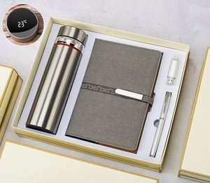 ชุดของขวัญสุดหรู 4 in 1 ประกอบด้วย แฟลชไดรฟ์ USB กระติกน้ำสุญญากาศ ปากกา และสมุดโน้ต A5 - Product Image 3