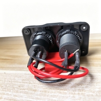 Panel Pemasangan 2 Lubang Bergelombang DC12V/24V Dengan Soket Daya DC 12V & Soket Voltmeter Digital untuk Truk, Sepeda Motor, Perahu, RV