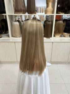 Pelucas de Cabello Humano Virgen 100% Natural al por Mayor, Cabello Largo de 18 Pulgadas Estirado con Base de Seda, Longitud Media - Product Image 4