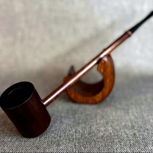 Pipa de Tabaco de Madera Tradicional Hecha a Mano, Madera Natural, Estilo Moderno, Técnica de Lacado Ecológica por Tradebyd - Product Image 1