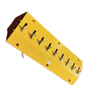 Bosse de vitesse avec lames jaune route rampe sécurité pneu tueur barrière barrière pointes pneu tueur sécurité véhicule barrière