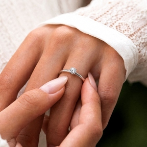 Bague en argent S925 plaqué rhodium de la collection classique Dylam, solitaire, couleur D, VVS1, pierre en moissanite de 0,5 ct, pour femmes - Product Image 5